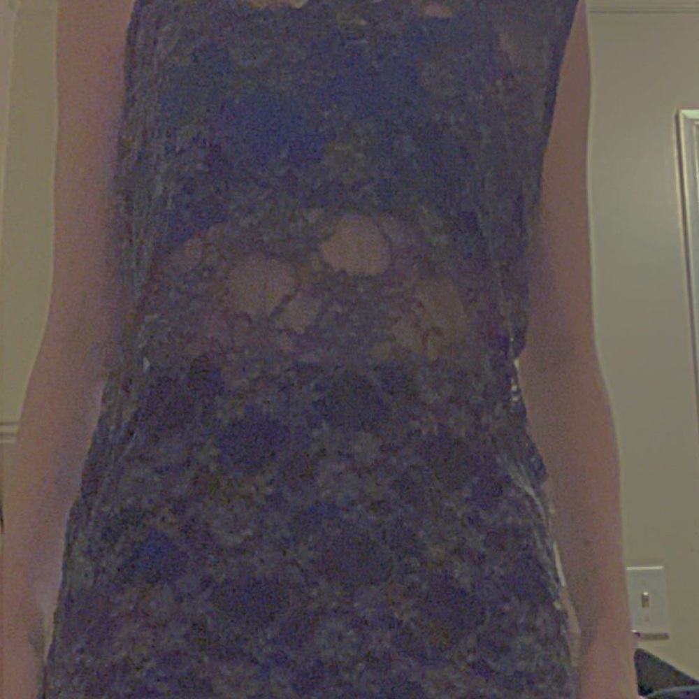 See threw - Picture 4 of 4